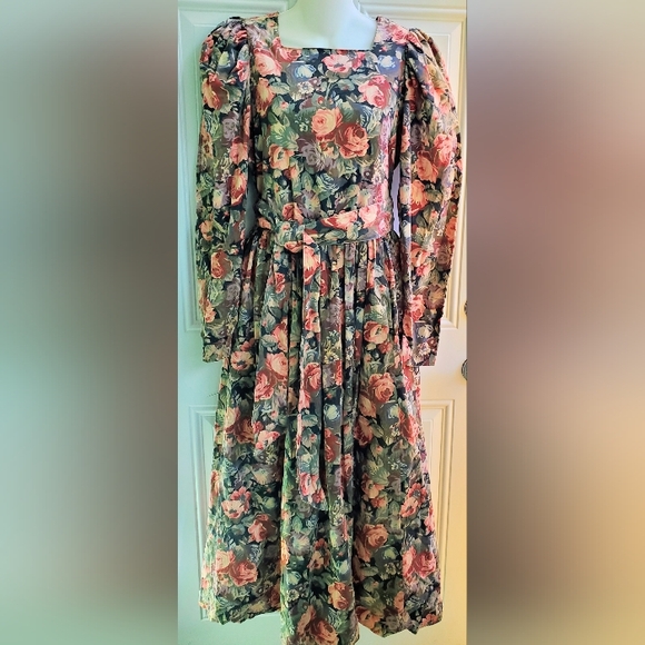 LAURA ASHLEY Vintage 90s Pinwale Cotton Corduroy Dress with Matching Sash - Picture 2 of 10